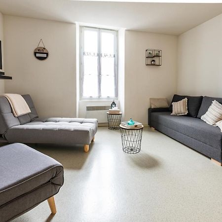 Studio Centre Ville Avec Parking Prive Cholet Eksteriør bilde