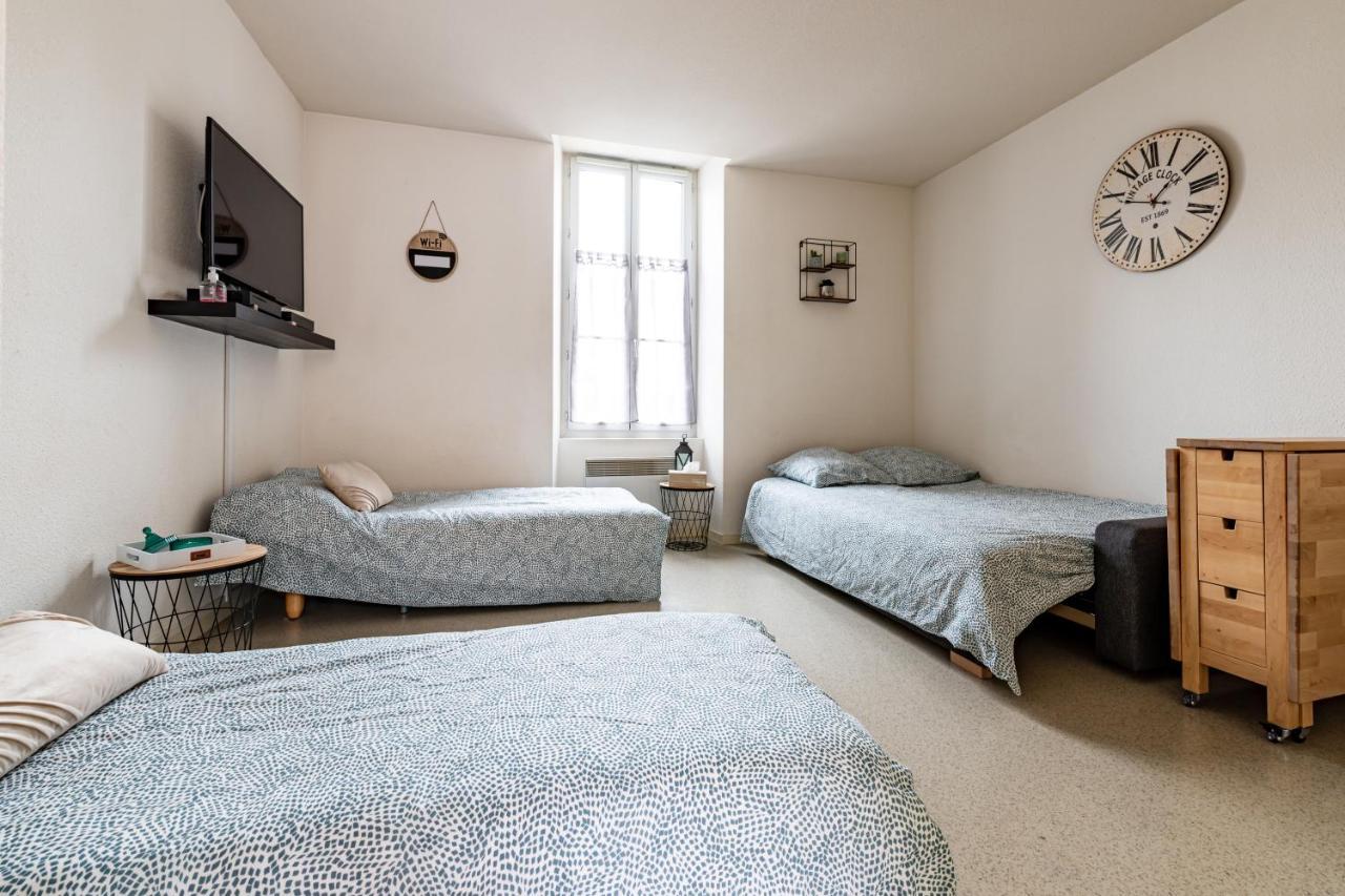 Studio Centre Ville Avec Parking Prive Cholet Eksteriør bilde