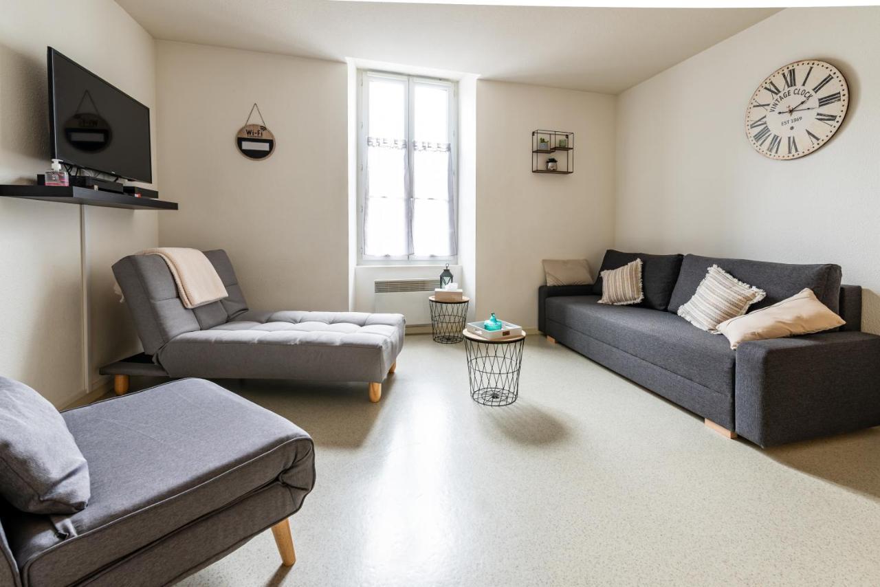 Studio Centre Ville Avec Parking Prive Cholet Eksteriør bilde