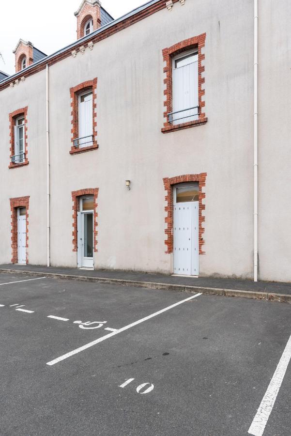 Studio Centre Ville Avec Parking Prive Cholet Eksteriør bilde